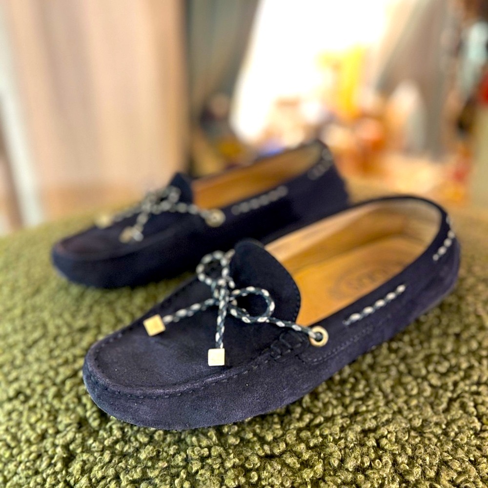 Tods luxury loafer blue 100% Suede‎ 7.5 driving shoe tassels elevated style